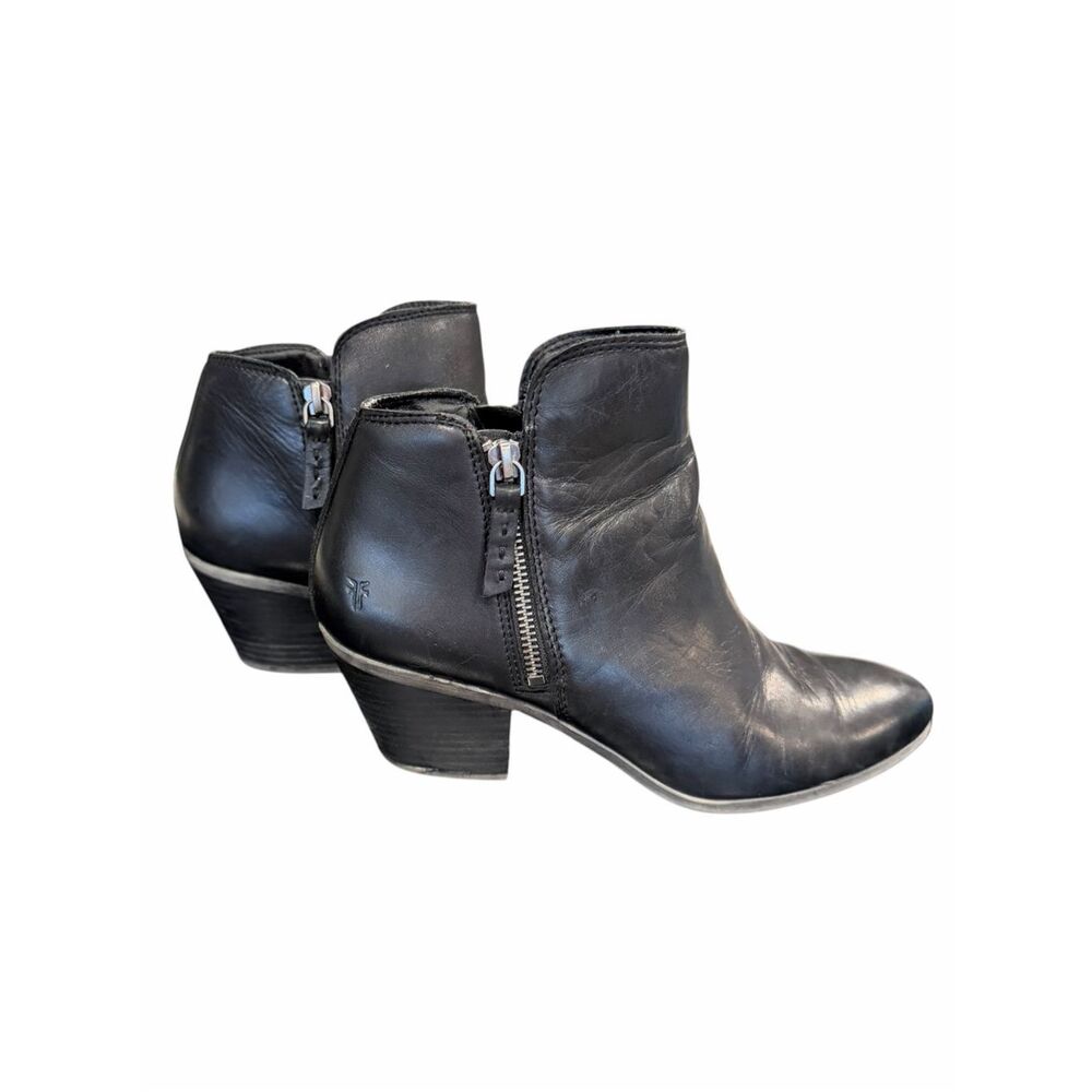 Frye - Picture 3 of 11